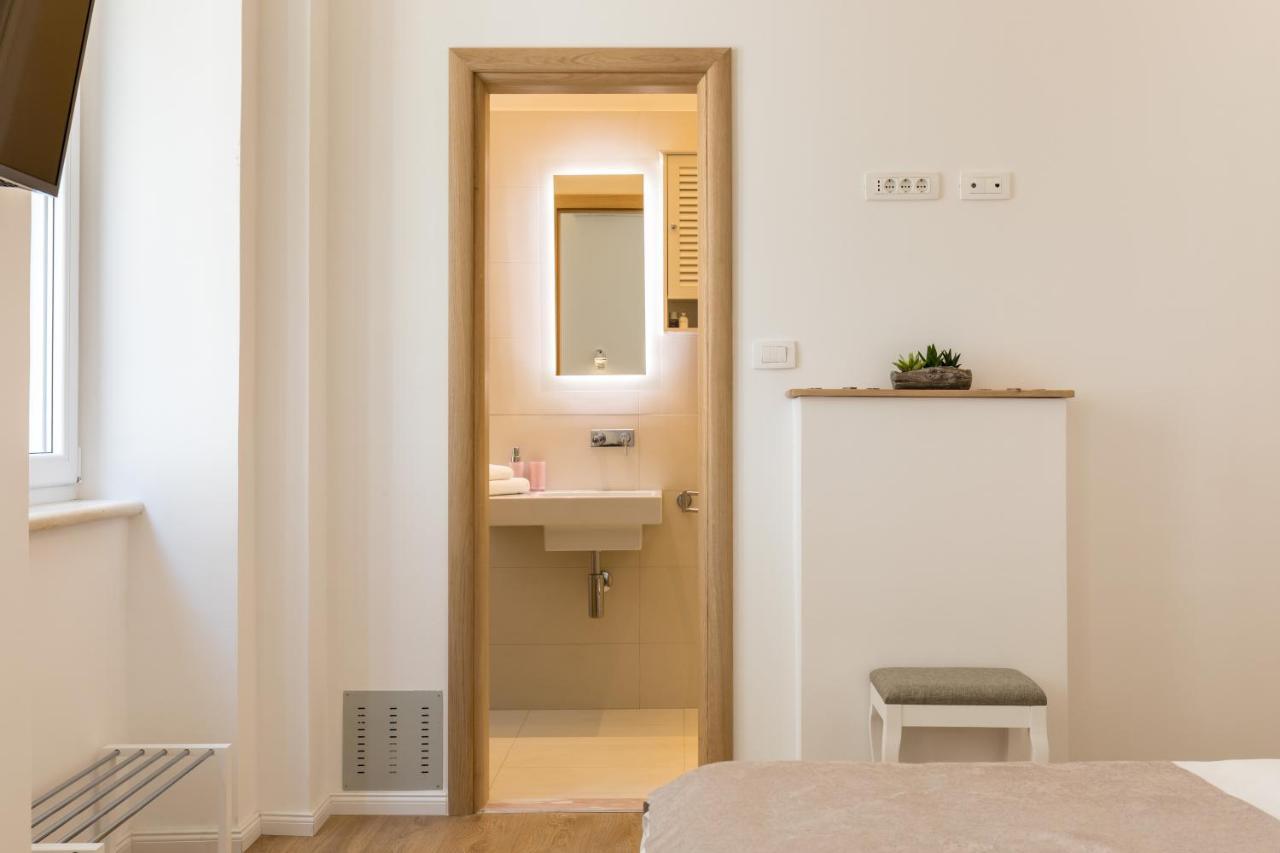 Maniva Old Town Luxury Rooms - Prime Spot By Riva Promenade Split Exterior foto